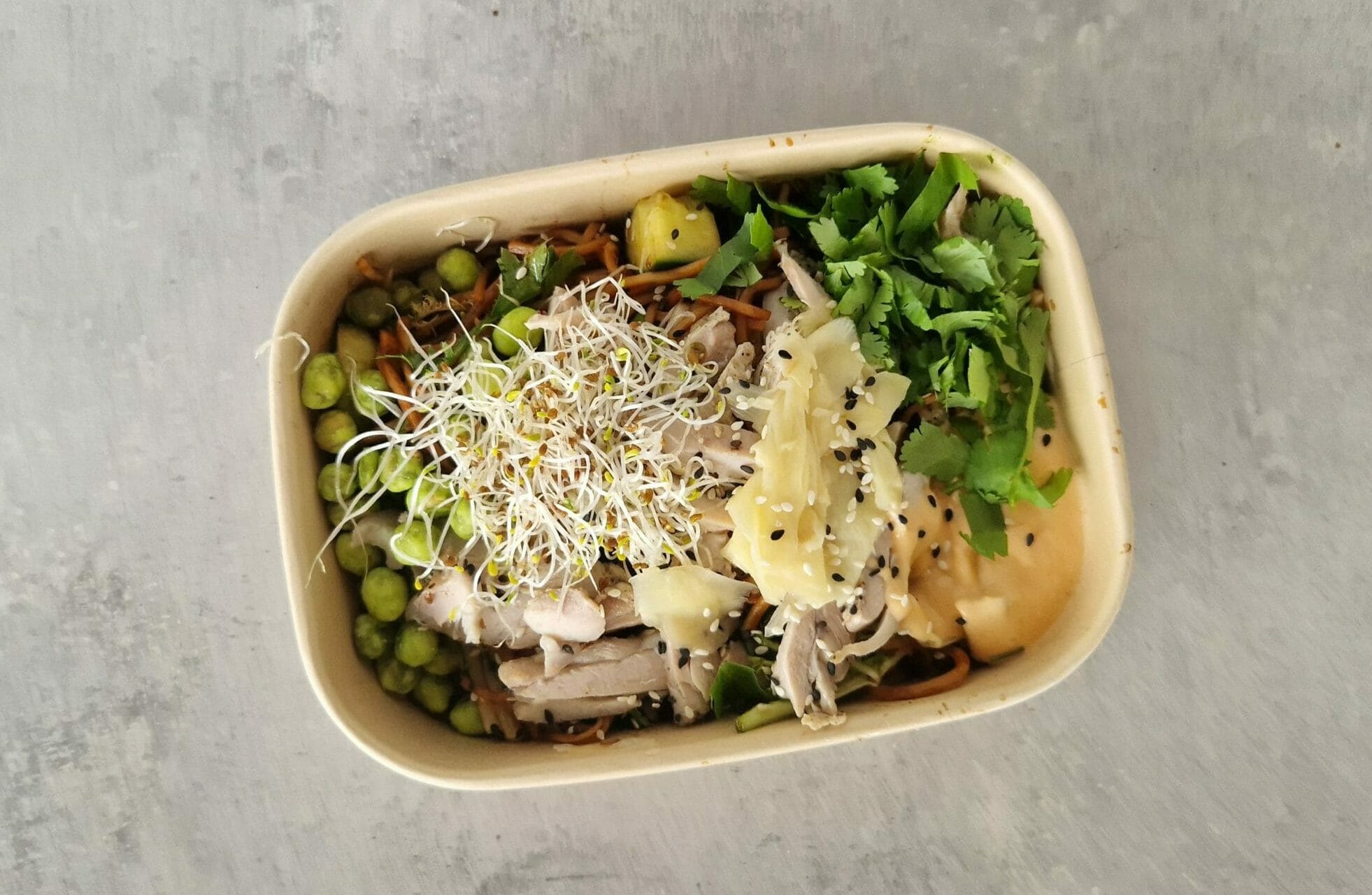 Asiatisk nudelsallad kyckling